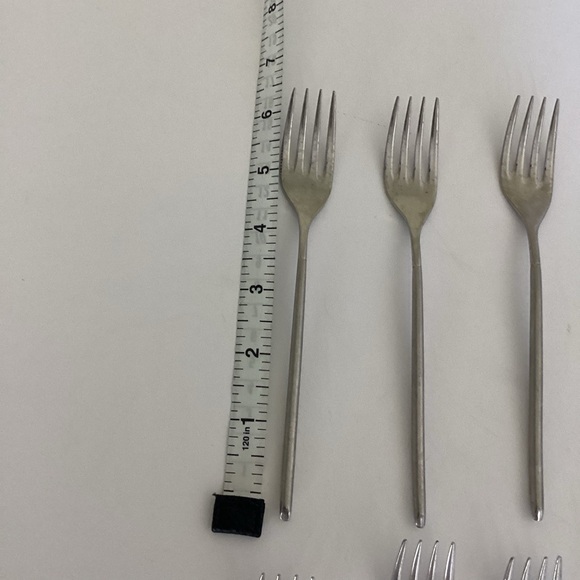 Guy Degrenne Flatware Set of 8 Forks - Picture 9 of 11